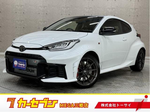 Toyota GR YARIS 2025 — фото автомобиля