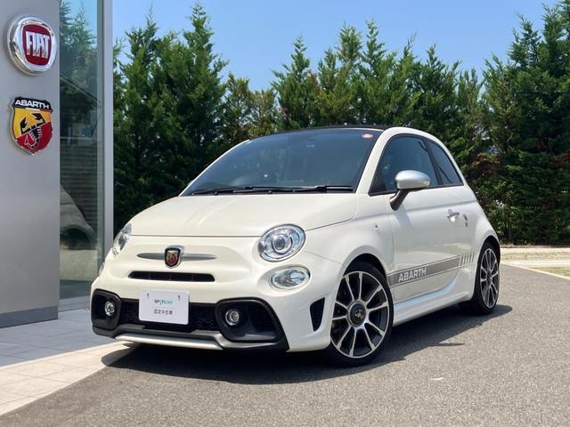 Abarth 595C 2021 — фото автомобиля 1
