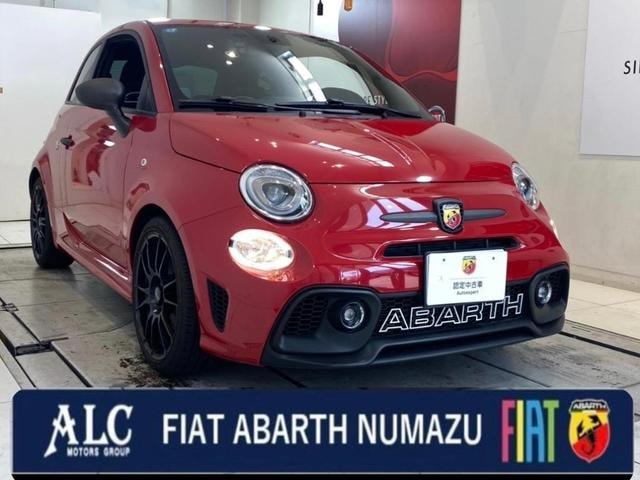 Abarth 595 2025 — фото автомобиля 1
