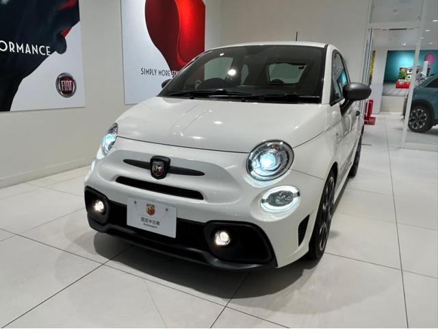 Abarth 595 2019 — фото автомобиля 1