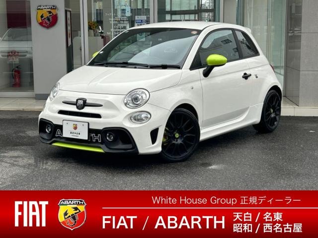 Abarth 595 2022 — фото автомобиля 1