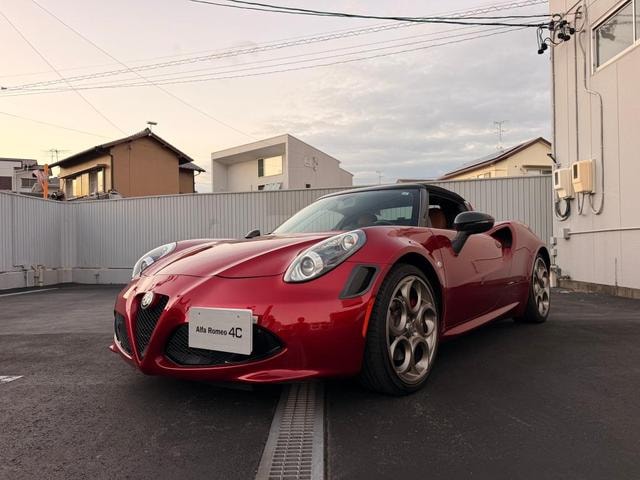Alfa Romeo 4C 2021 — фото автомобиля