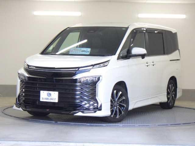 Toyota VOXY 2023 — фото автомобиля