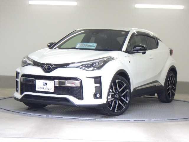 Toyota C-HR 2020 — фото автомобиля 1