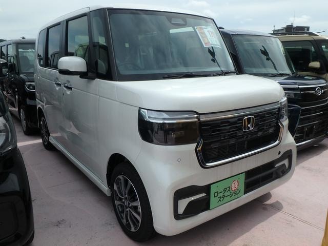 Honda N-BOX CUSTOM 2025 — фото автомобиля 1