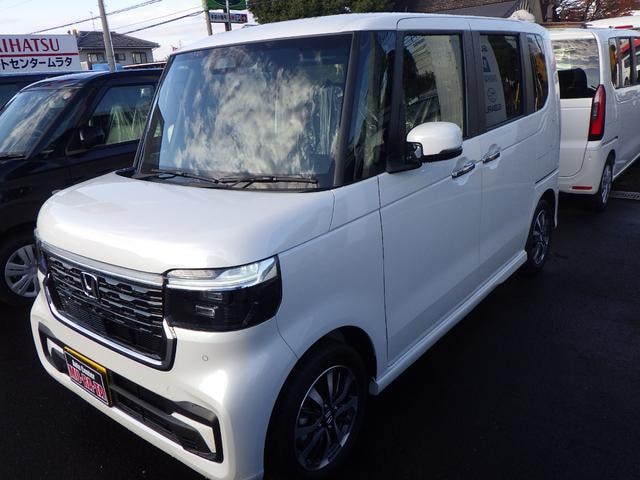 Honda N-BOX CUSTOM 2025 — фото автомобиля 1