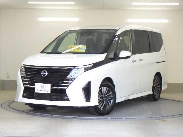 Nissan SERENA 2025 — фото автомобиля