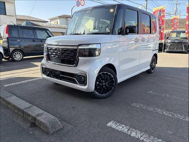 Honda N-BOX CUSTOM 2025 — фото автомобиля 1