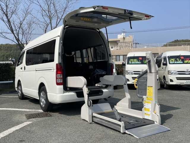 Toyota HIACE VAN 2013 — фото автомобиля 1