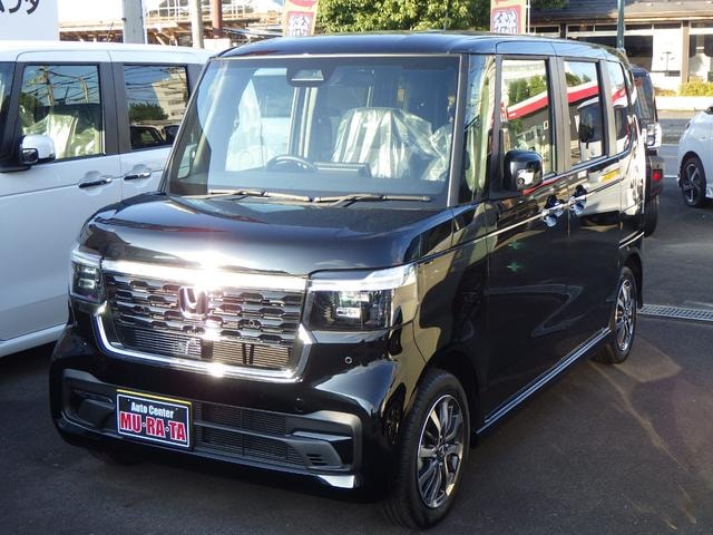 Honda N-BOX CUSTOM 2025 — фото автомобиля 1