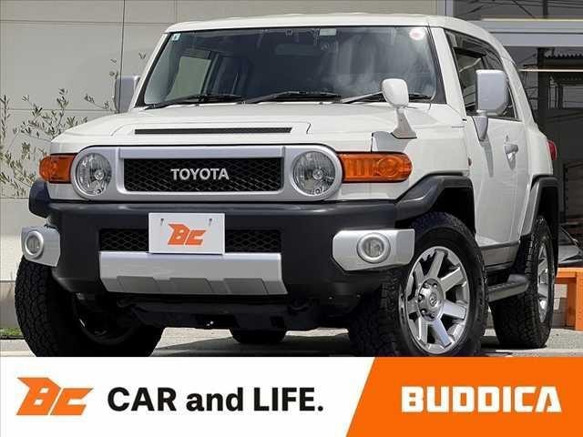 Toyota FJ CRUISER 2015 — фото автомобиля