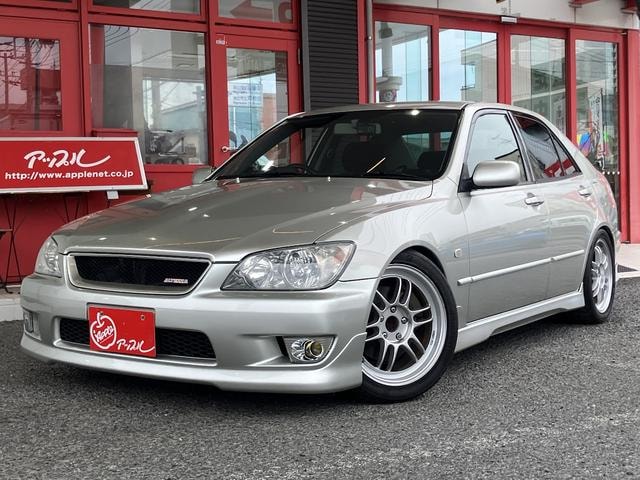 Toyota ALTEZZA 2003 — фото автомобиля 1