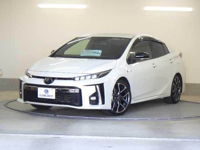 Toyota PRIUS PHV 2021 — фото автомобиля