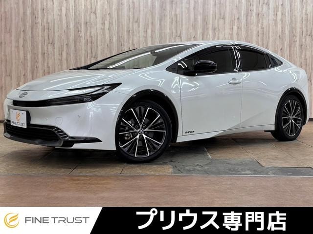 Toyota PRIUS 2023 — фото автомобиля 1