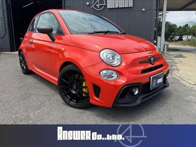 Abarth 695 2025 — фото автомобиля 1