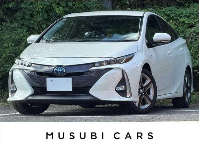 Toyota PRIUS PHV 2020 — фото автомобиля 1