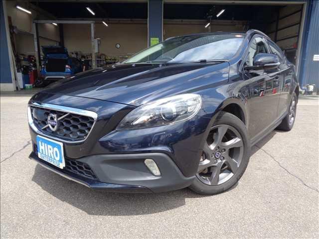 Volvo V40 2015 — фото автомобиля 1