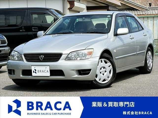 Toyota ALTEZZA 2001 — фото автомобиля 1