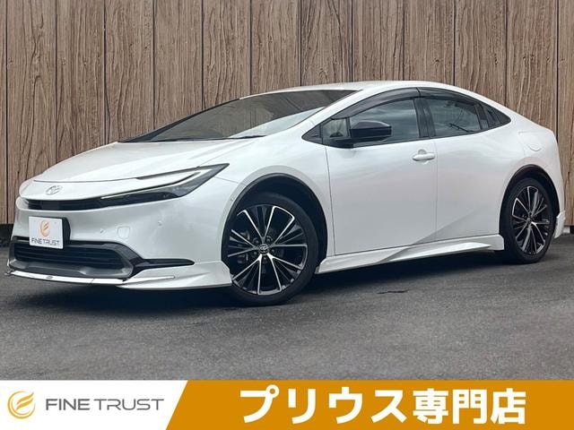 Toyota PRIUS 2023 — фото автомобиля 1
