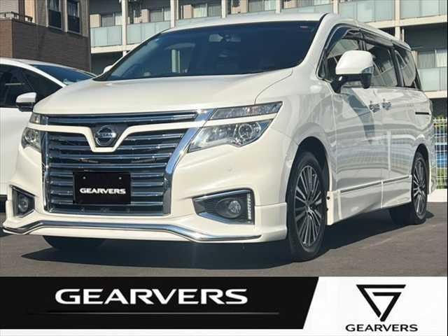 Nissan ELGRAND 2014 — фото автомобиля 1