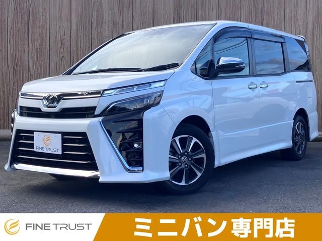 Toyota VOXY 2019 — фото автомобиля 1