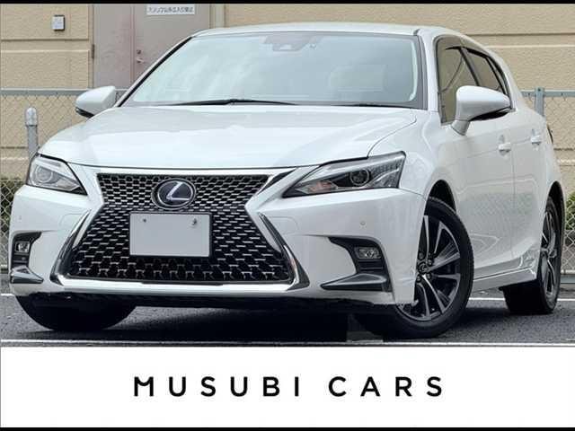 Lexus CT 2017 — фото автомобиля 1