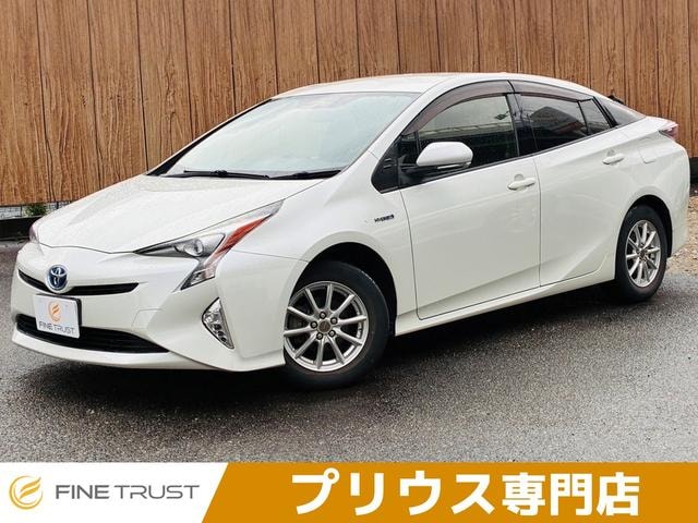 Toyota PRIUS 2016 — фото автомобиля 1