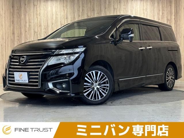 Nissan ELGRAND 2015 — фото автомобиля