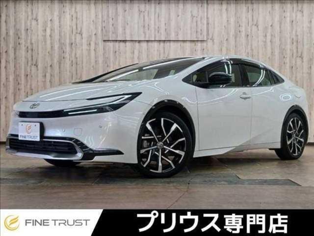 Toyota PRIUS 2024 — фото автомобиля 1