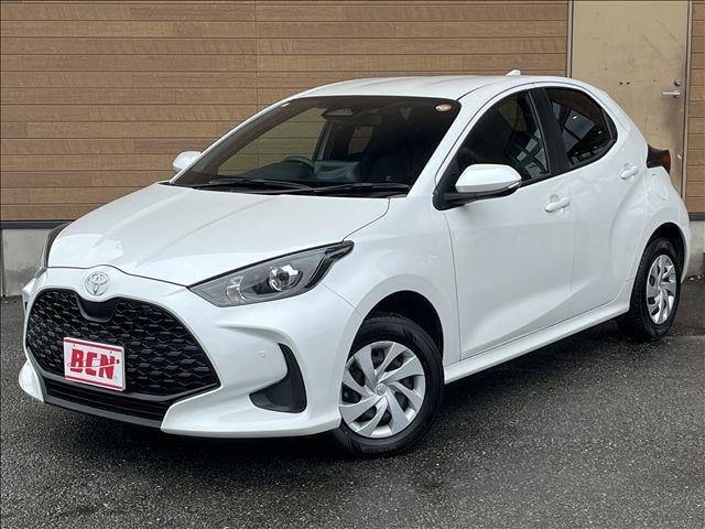 Toyota YARIS 2025 — фото автомобиля