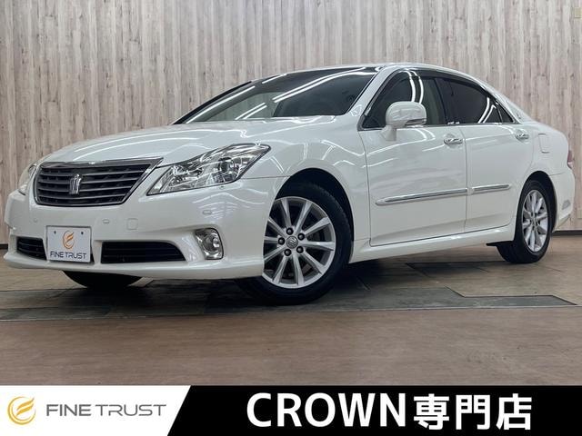 Toyota CROWN 2011 — фото автомобиля 1