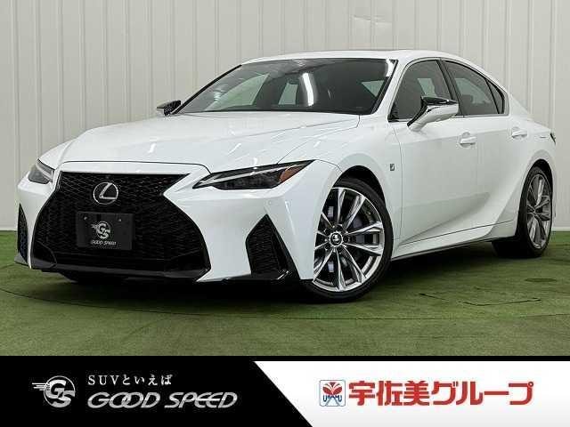 Lexus IS 2021 — фото автомобиля 1