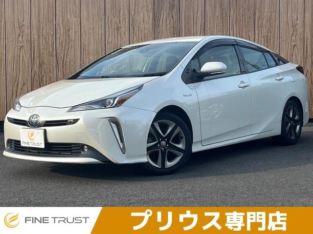 Toyota PRIUS 2019 — фото автомобиля 1