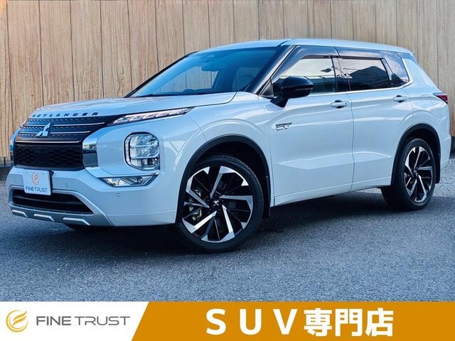 Mitsubishi OUTLANDER PHEV 2023 — фото автомобиля 1