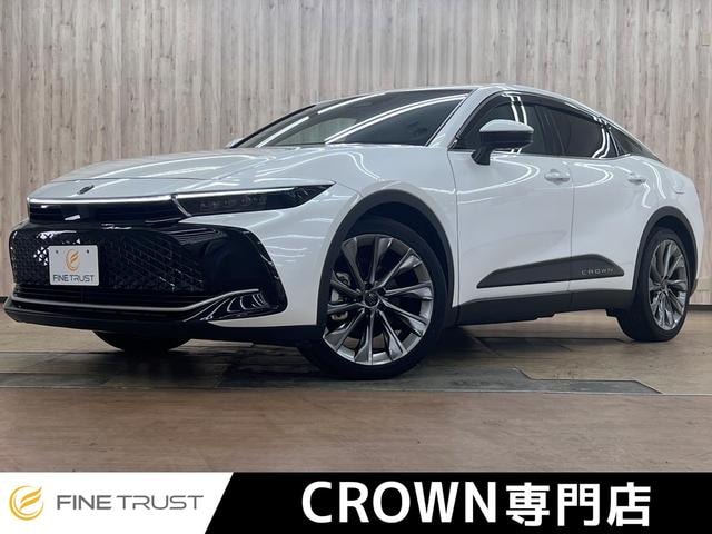 Toyota CROWN CROSSOVER 2023 — фото автомобиля 1