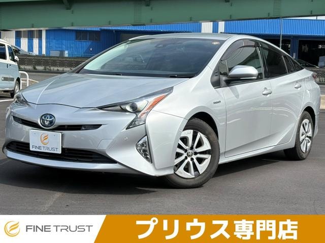 Toyota PRIUS 2016 — фото автомобиля 1