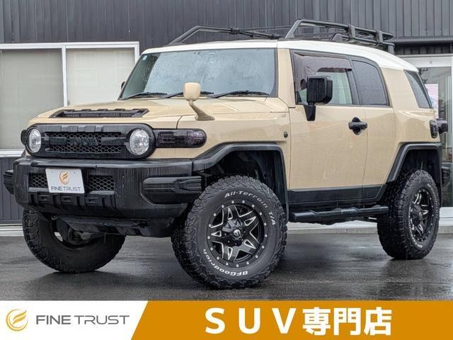 Toyota FJ CRUISER 2016 — фото автомобиля