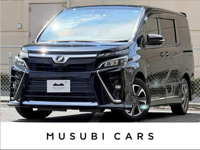 Toyota VOXY 2018 — фото автомобиля 1
