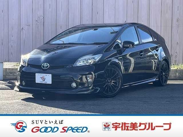 Toyota PRIUS 2015 — фото автомобиля 1
