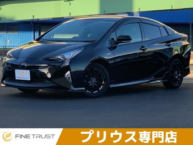 Toyota PRIUS 2017 — фото автомобиля 1