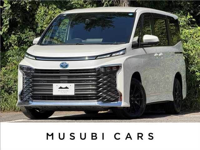 Toyota VOXY 2022 — фото автомобиля 1