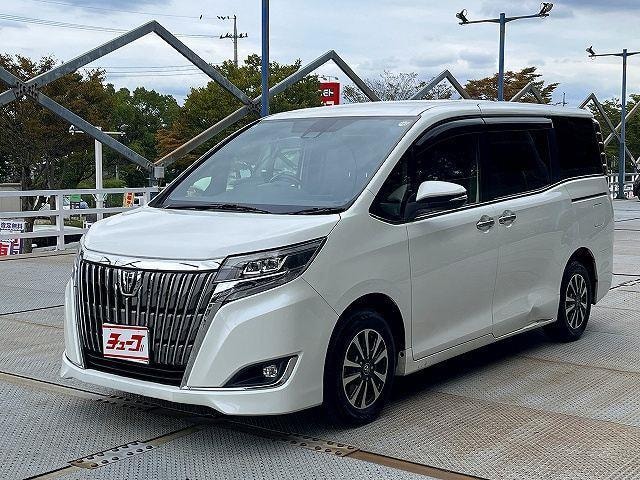 Toyota ESQUIRE 2018 — фото автомобиля 1