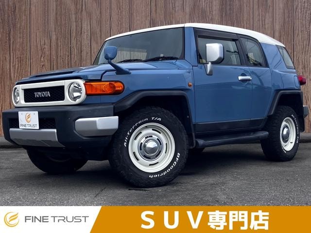 Toyota FJ CRUISER 2016 — фото автомобиля