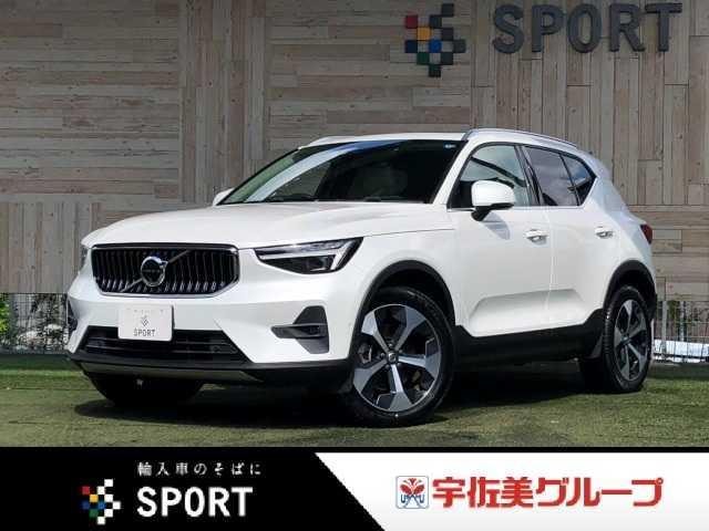 Volvo XC40 2024 — фото автомобиля 1