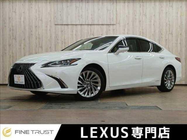 Lexus ES 2022 — фото автомобиля