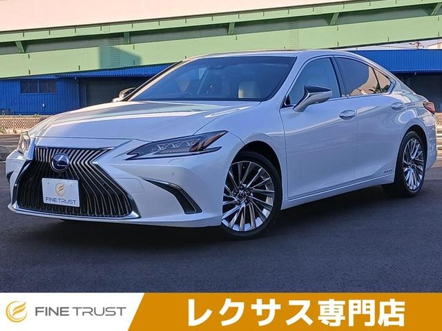 Lexus ES 2019 — фото автомобиля 1
