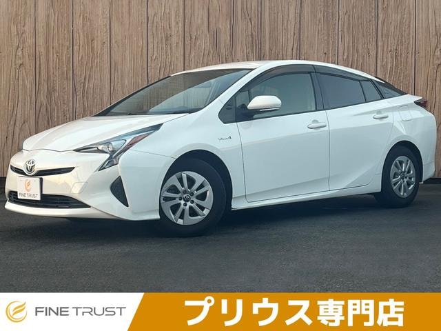 Toyota PRIUS 2018 — фото автомобиля