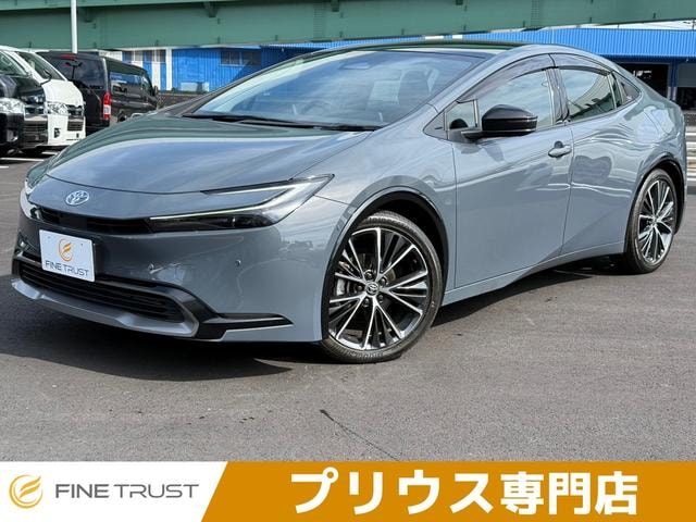 Toyota PRIUS 2023 — фото автомобиля