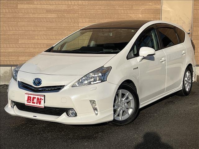 Toyota PRIUS ALPHA 2011 — фото автомобиля