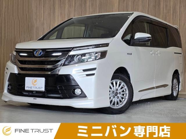 Toyota VOXY 2014 — фото автомобиля